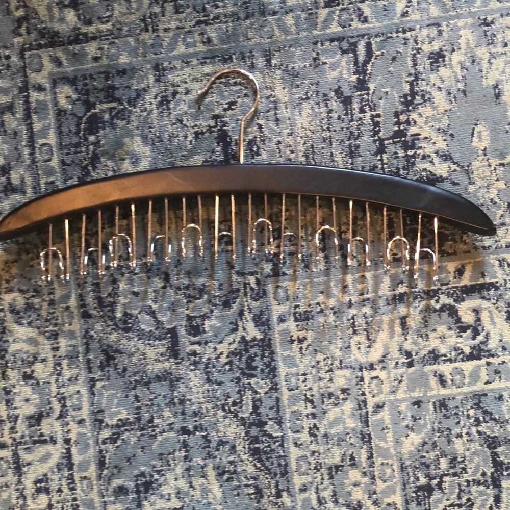 Belt hanger